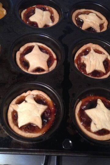 Easy Christmas pies in star shaped tins made with a mince pie recipe.
