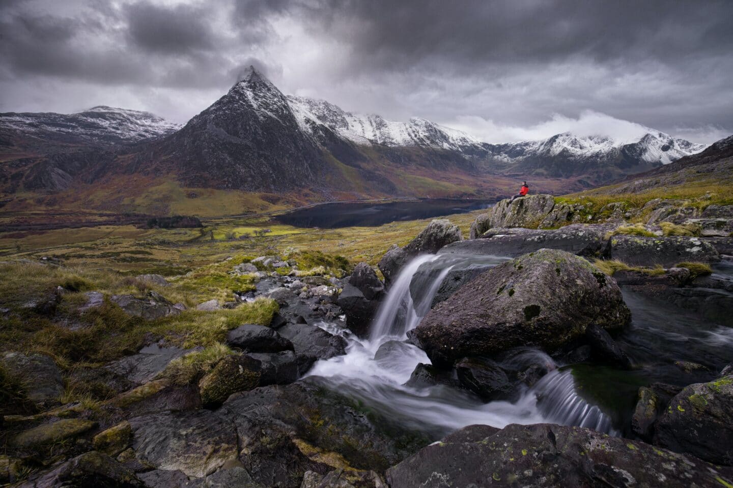 an image of snowdonia